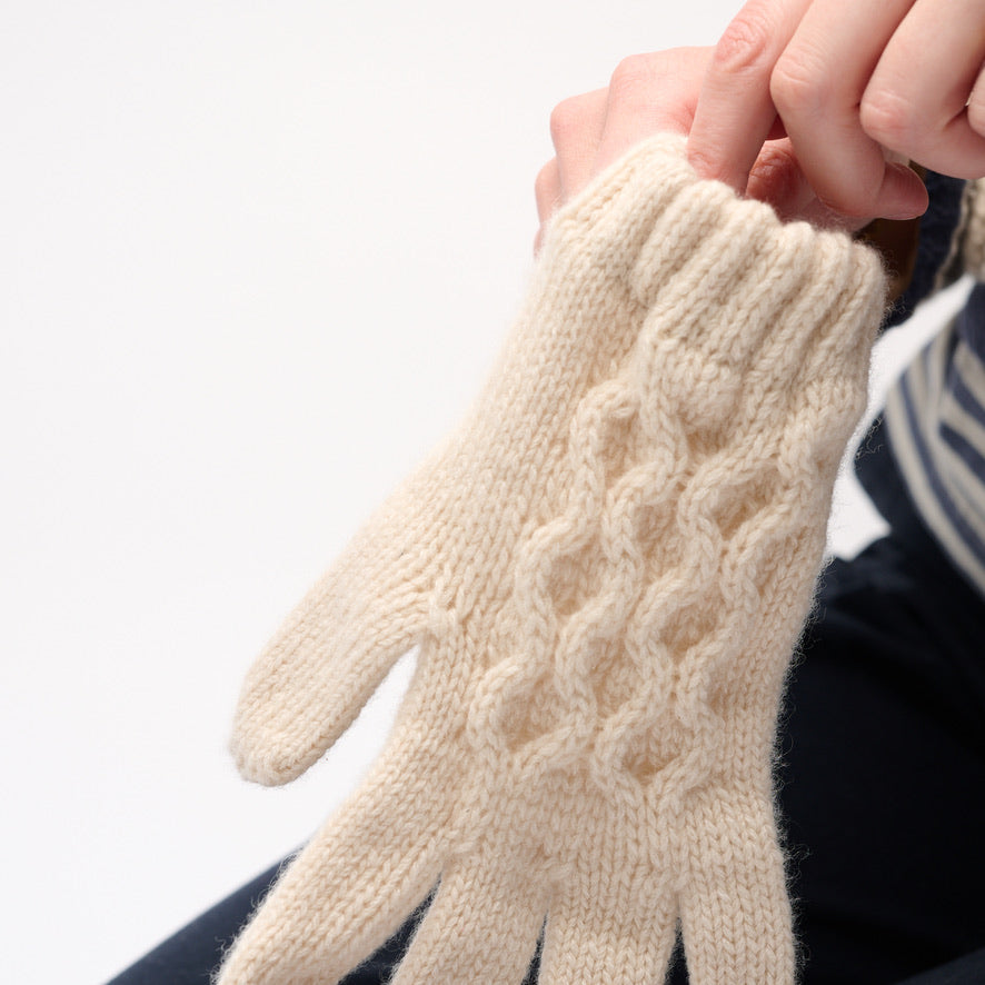 Cream Cable Glove