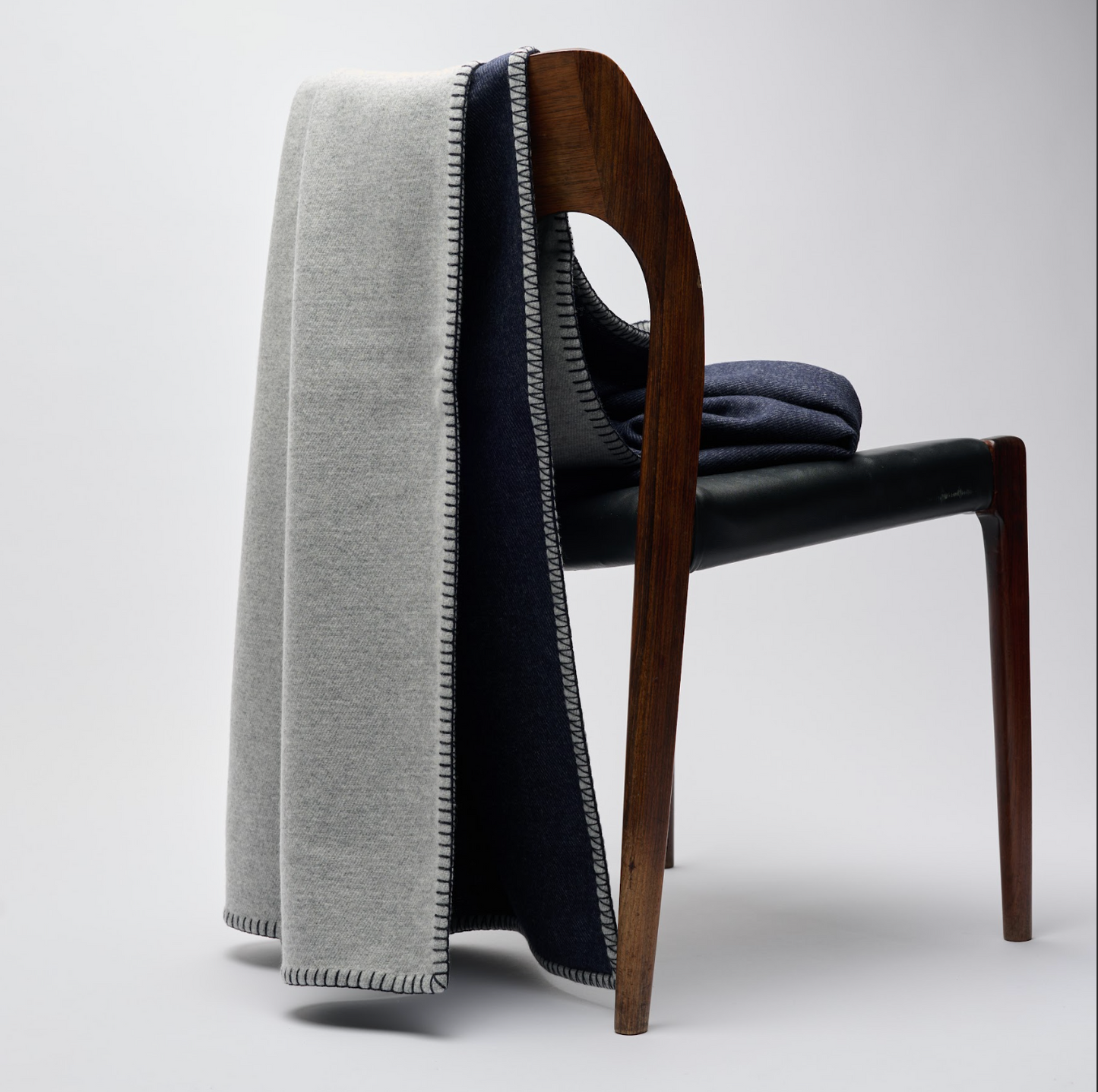 Double Sided Navy/Silver Cashmere Mix Blanket/Throw